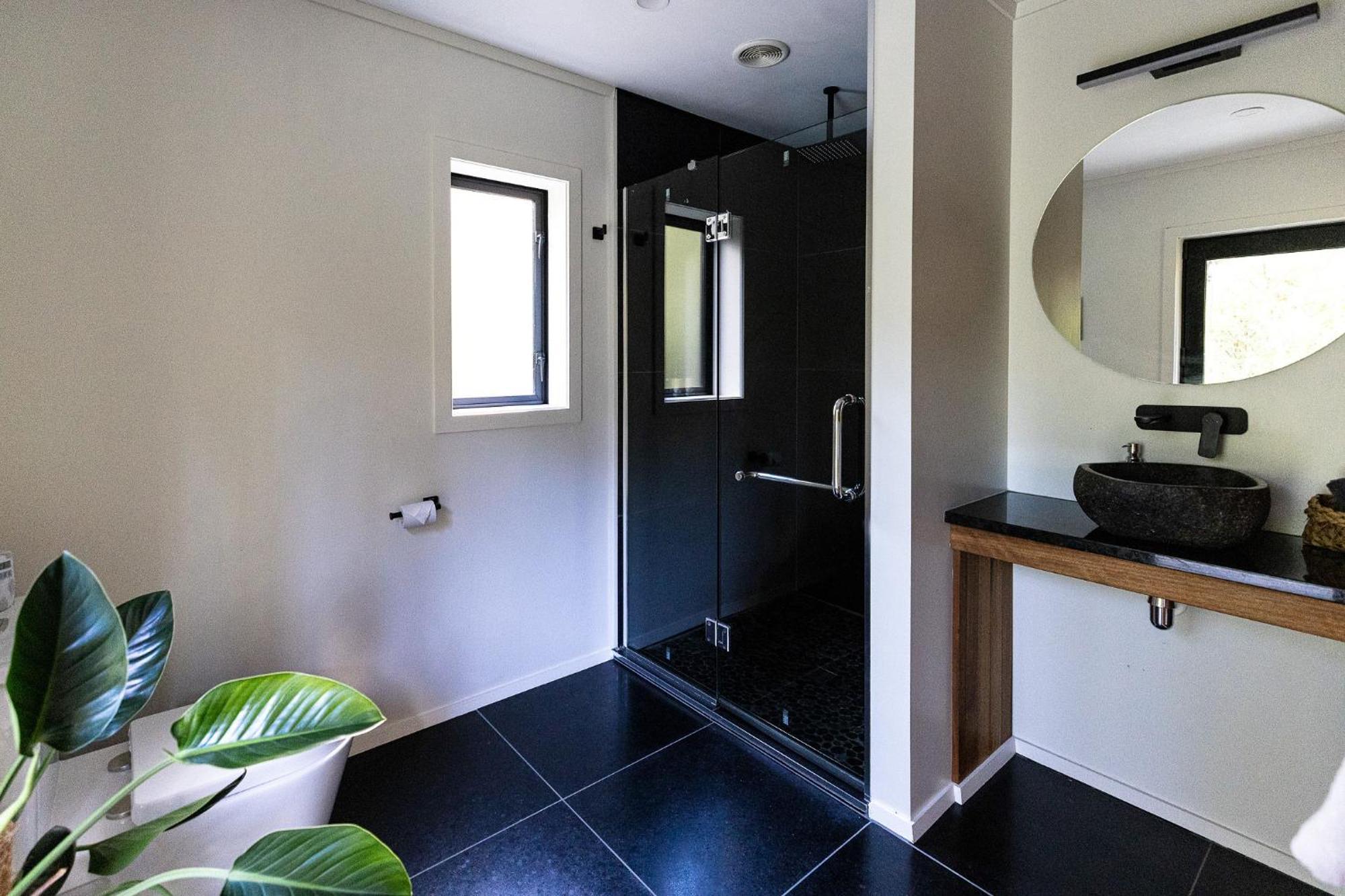 The Hideout Guest House Mangawhai Exterior photo