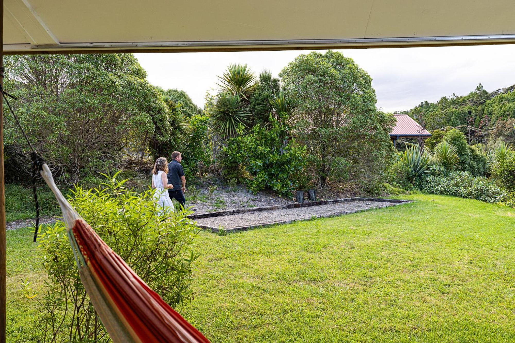 The Hideout Guest House Mangawhai Exterior photo